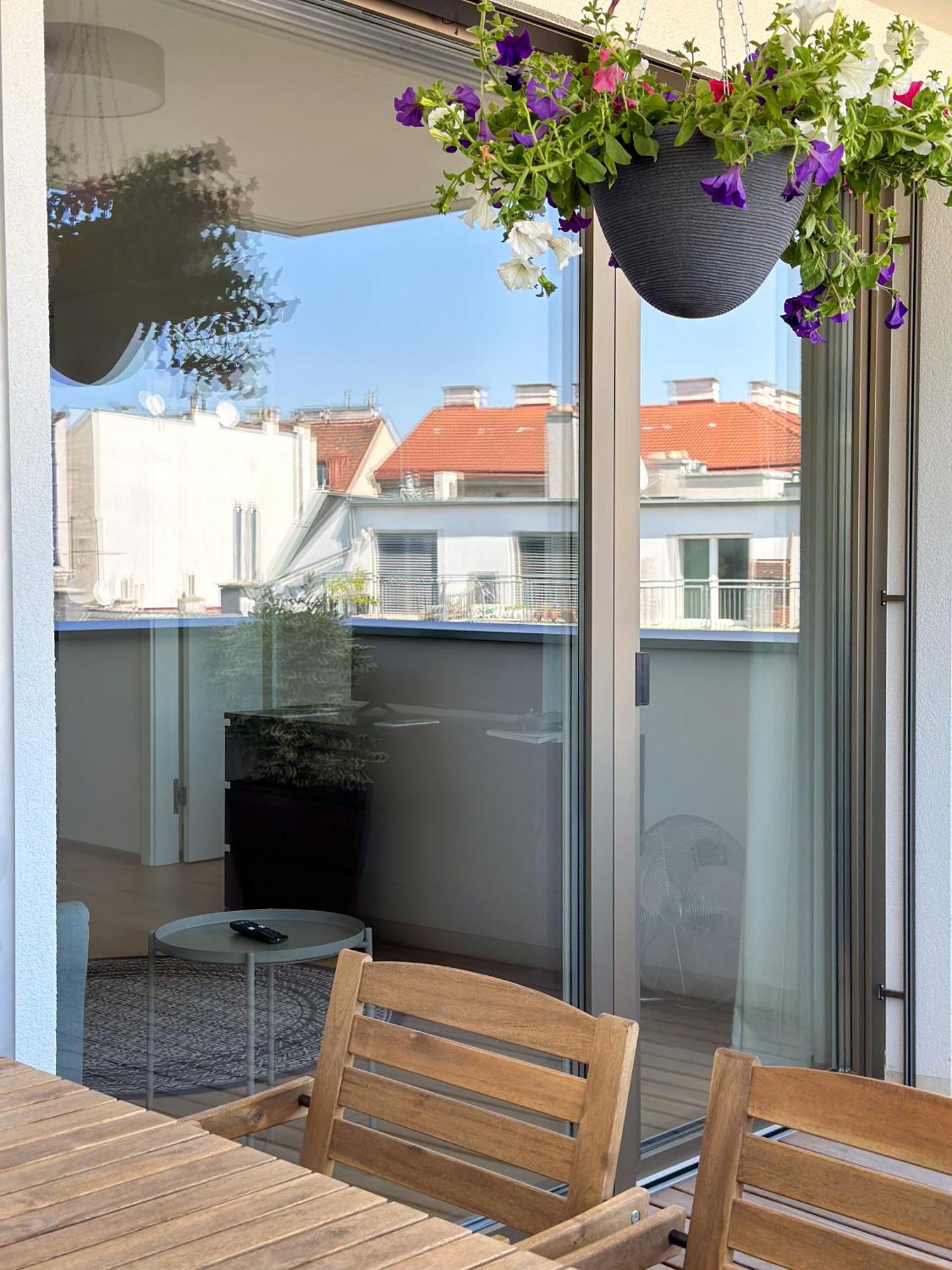 Vienna Sunny Side Up Apartments Ngoại thất bức ảnh